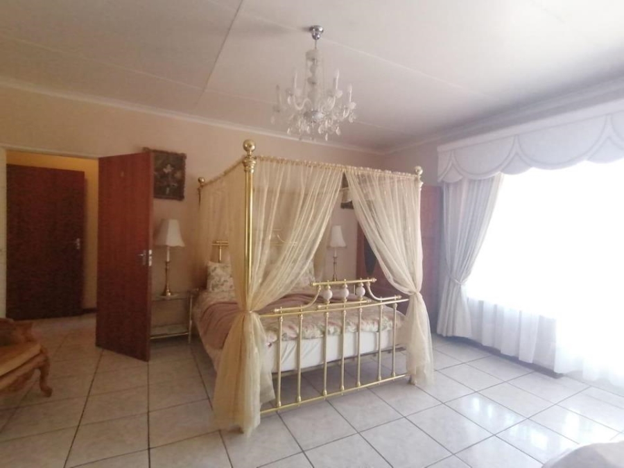 9 Bedroom Property for Sale in West End Northern Cape